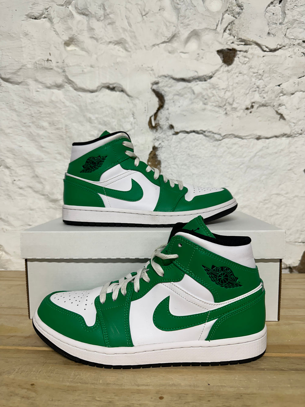 Air Jordan 1 Mid Lucky Green Sz 8