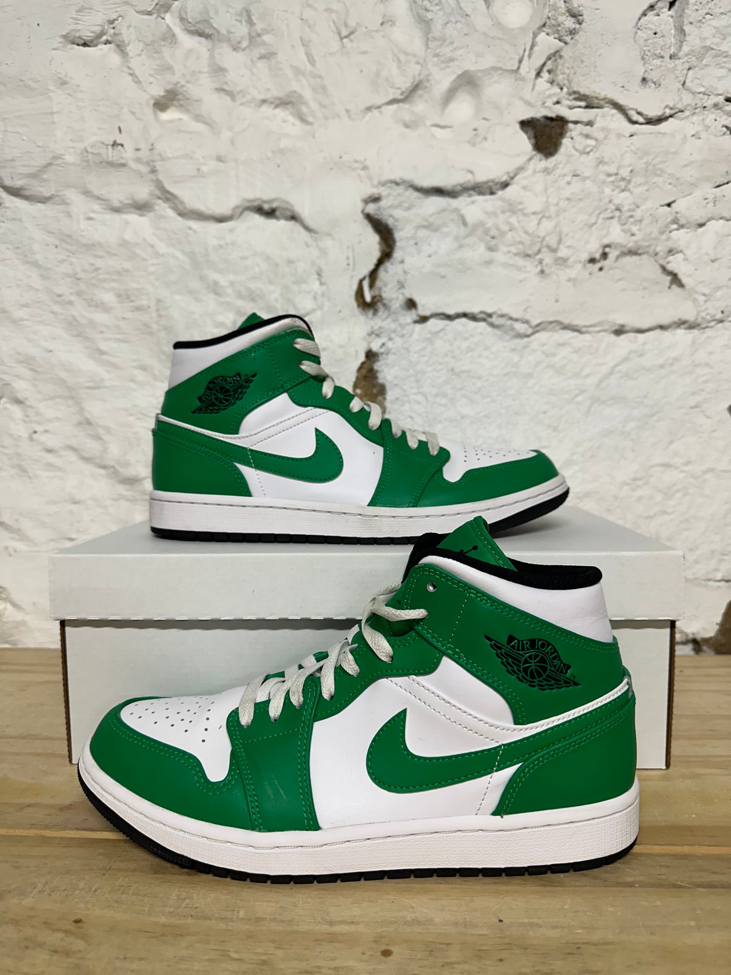 Air Jordan 1 Mid Lucky Green Sz 8