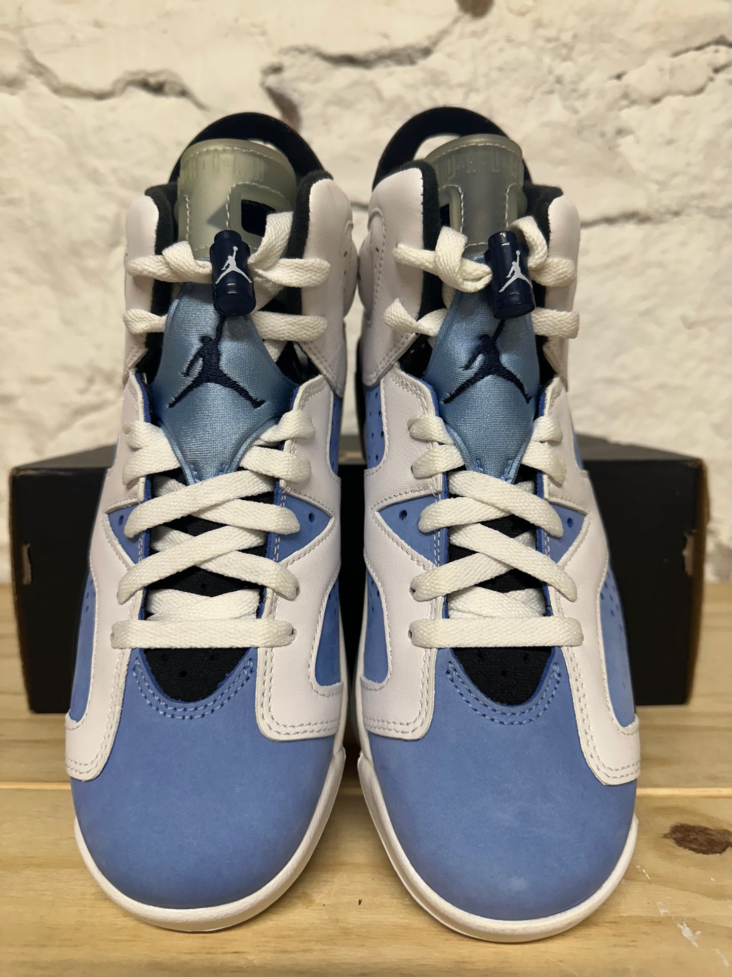 Air Jordan 6 UNC White Sz 6.5Y