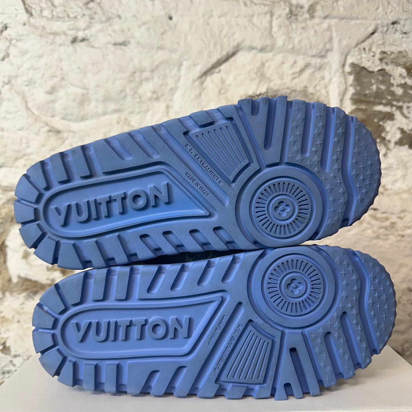 Louis Vuitton Baby Blue White Maxi Trainer Sneaker Sz 6.5 (39)