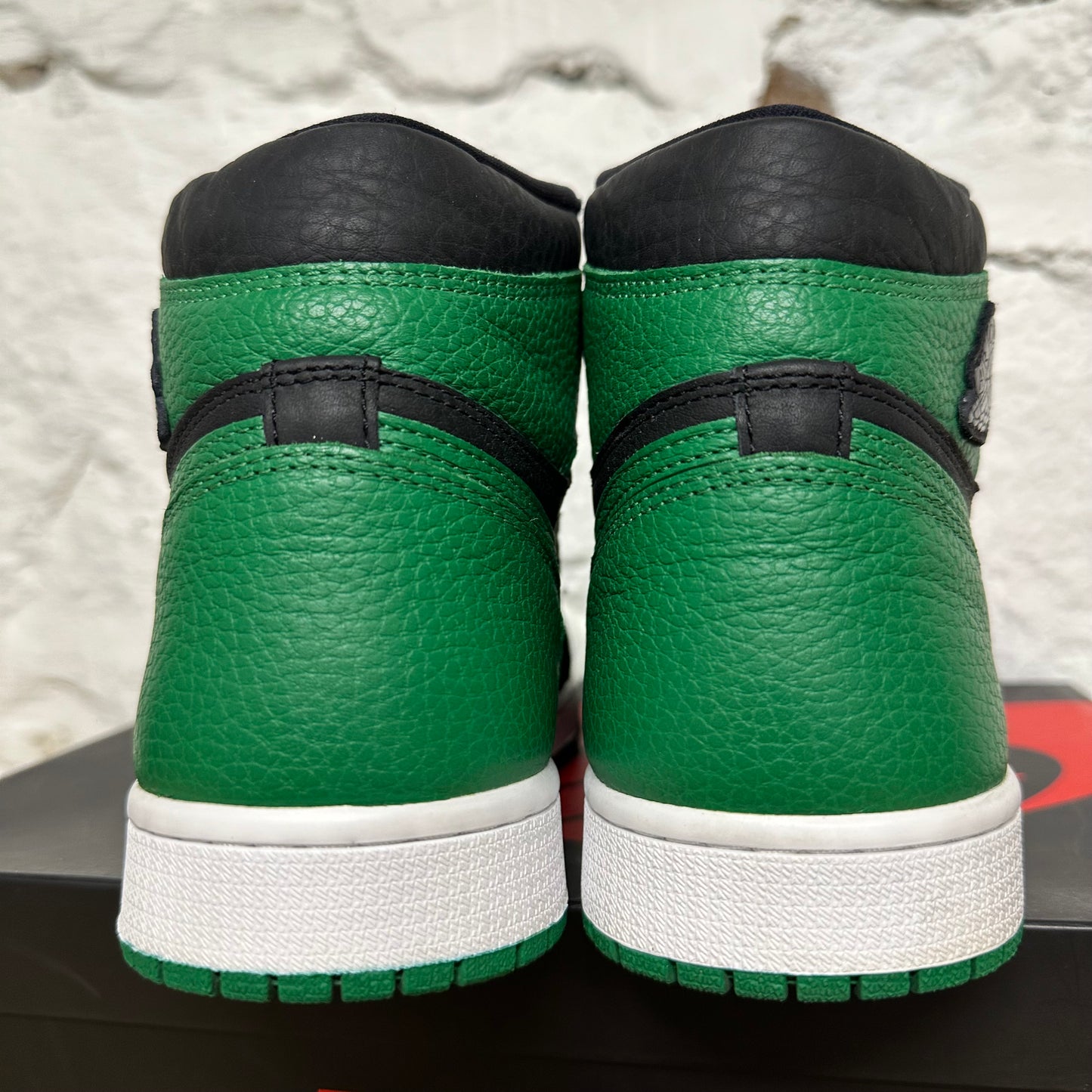 Air Jordan 1 High Pine Green Black Sz 10