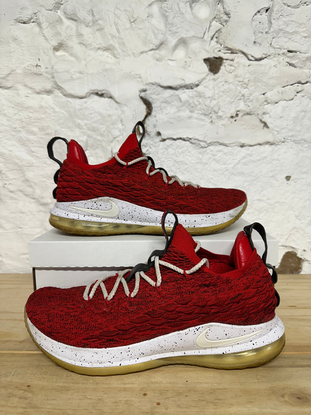 Nike LeBron 15 Low University Red Sz 13