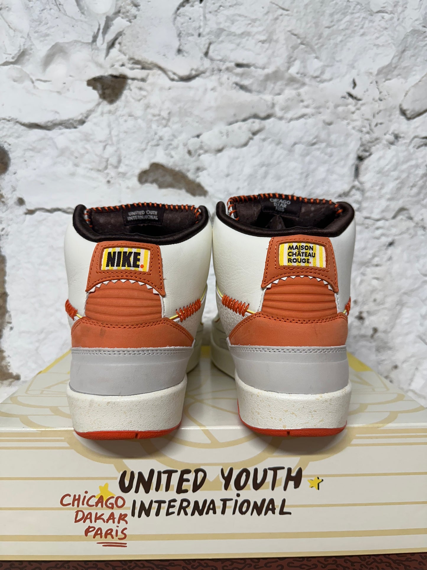 Air Jordan 2 Maison Chateau Rogue Sz 9