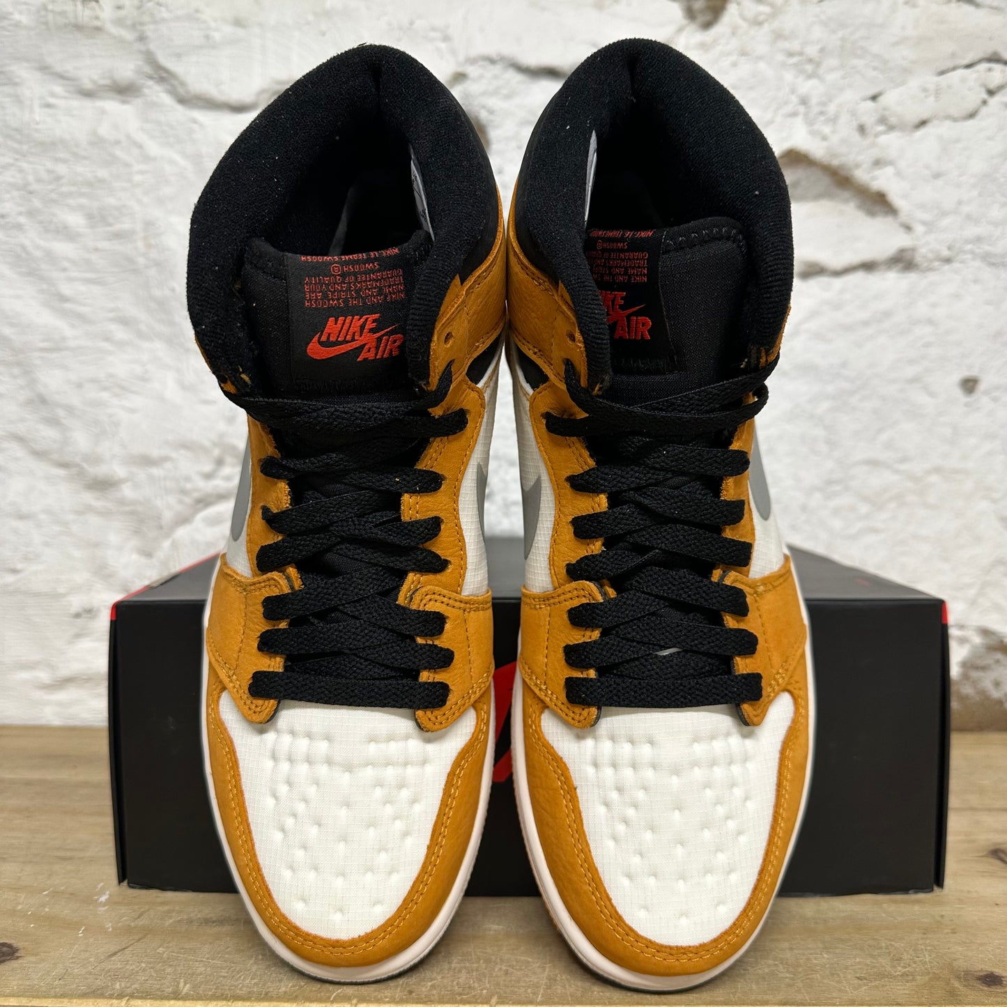 Air Jordan 1 High Gore-Tex Light Curry Sz 8