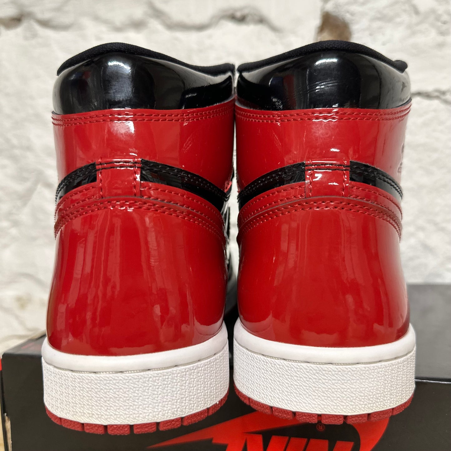 Air Jordan 1 High Patent Bred Sz 9.5