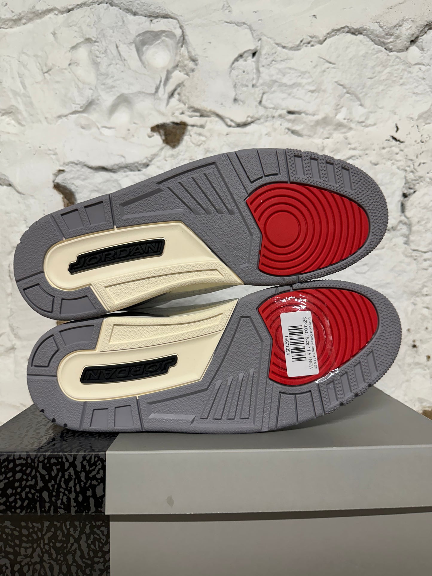 Air Jordan 3 Cement Grey Sz 11.5 DS