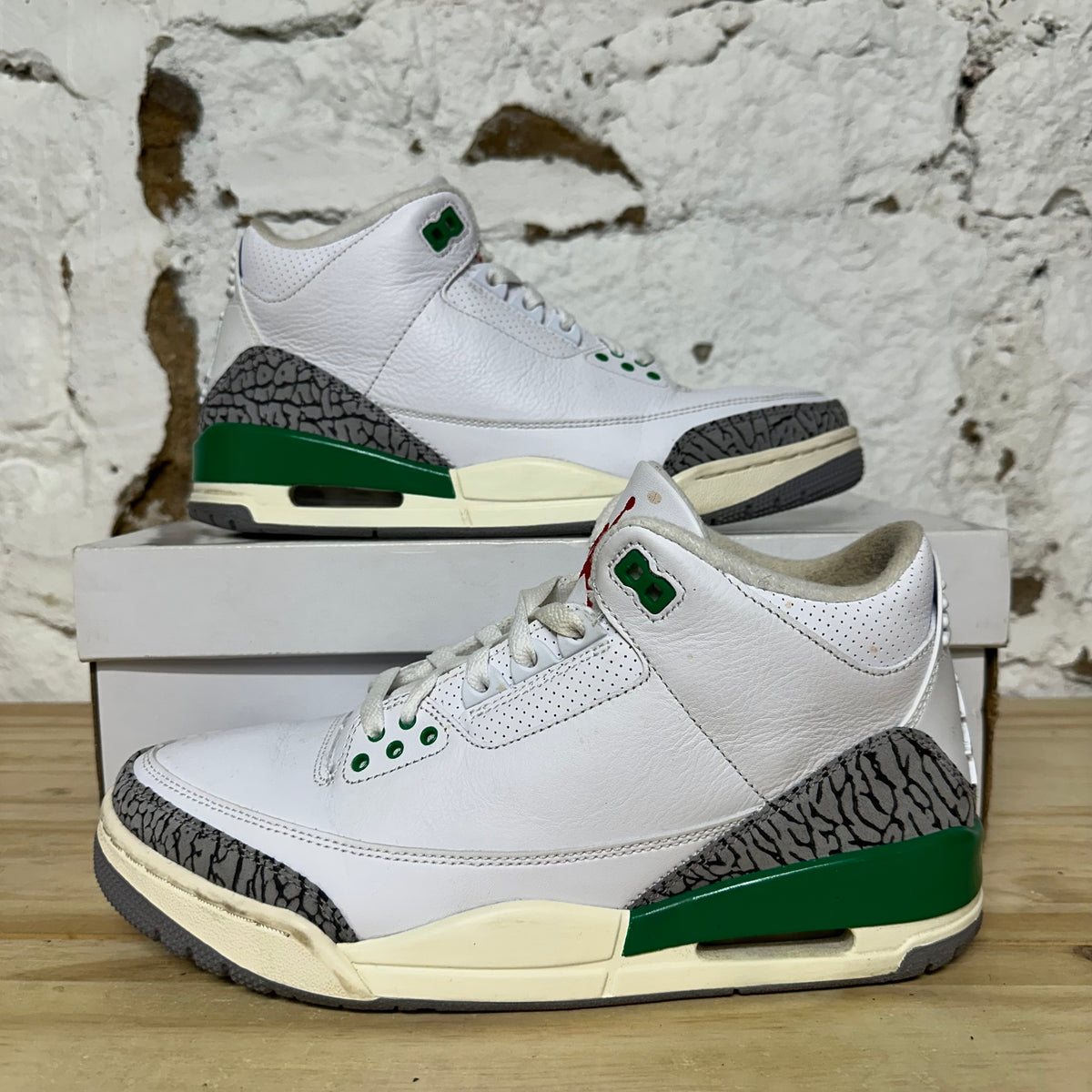 Air Jordan 3 Lucky Green Sz 9 (10.5W)