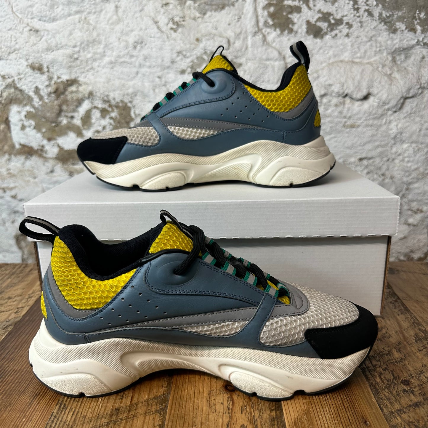Dior B22 Teal Yellow White Sneaker Sz 7 (40) No Box