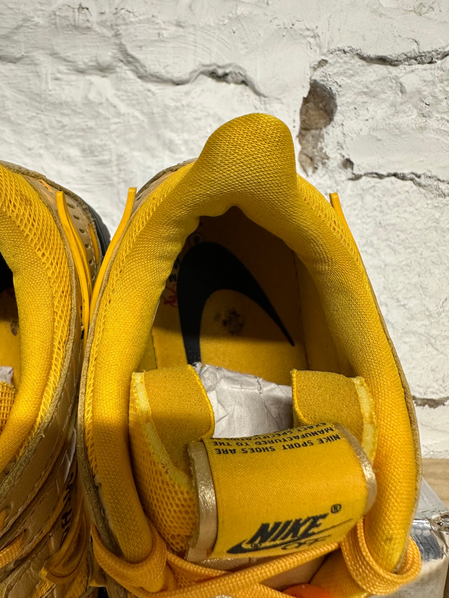 Nike Air Rubber Dunk Off-White University Gold Sz 9