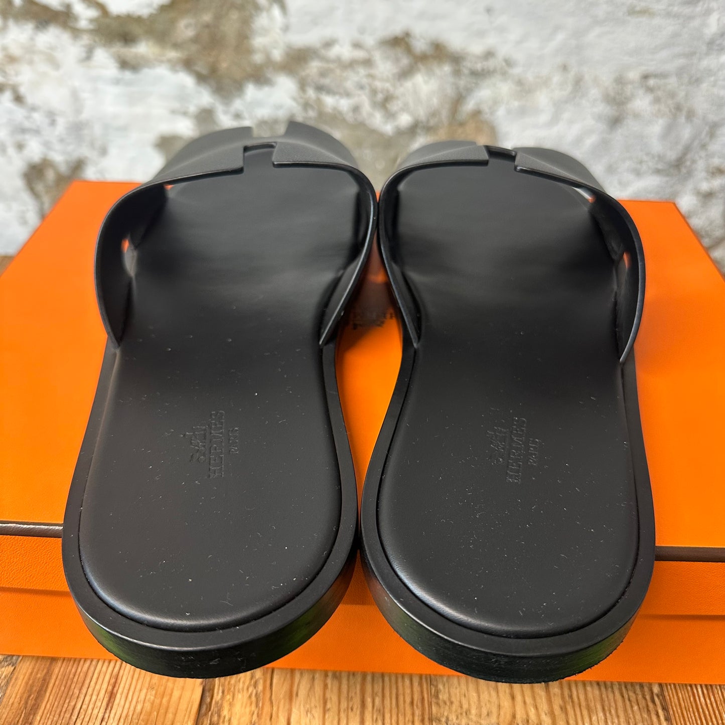 Hermes Izmir H Logo Slides Sz 13.5 (46.5)