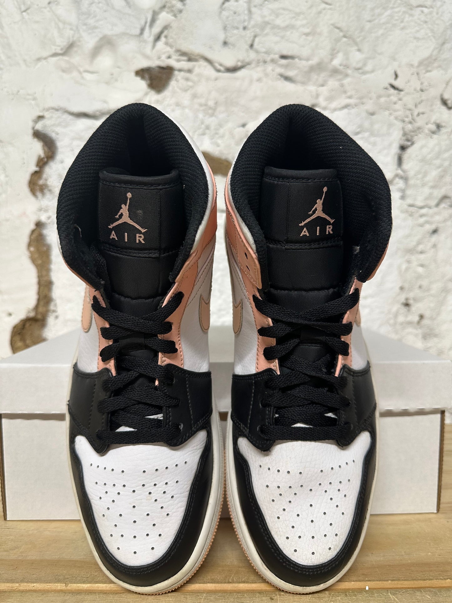Air Jordan 1 Mid Crimson Tint Sz 9.5