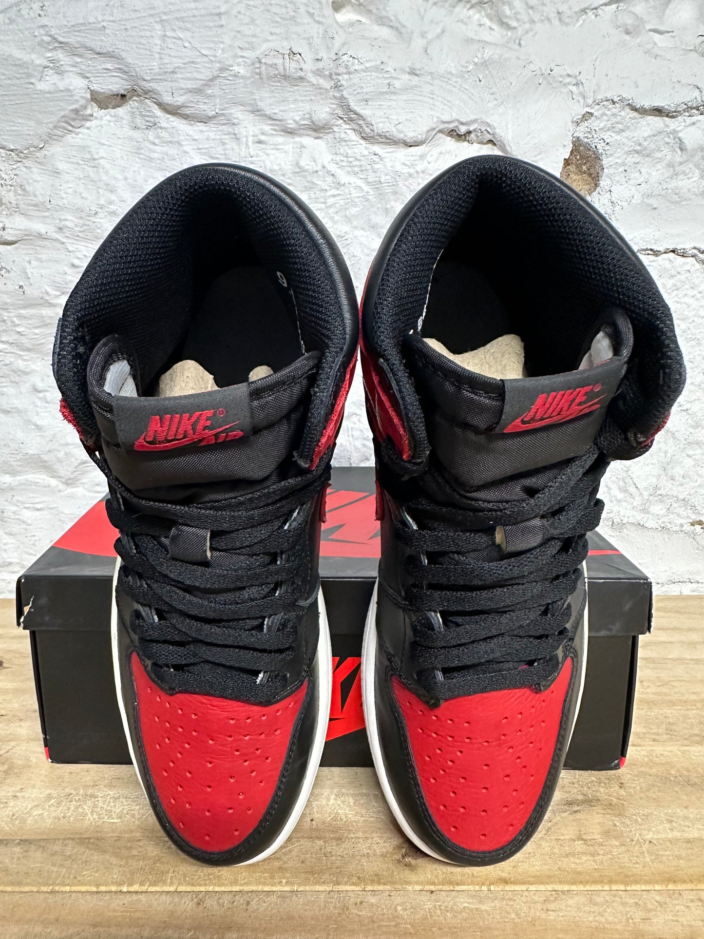 Air Jordan 1 High Bred Banned Sz 9.5