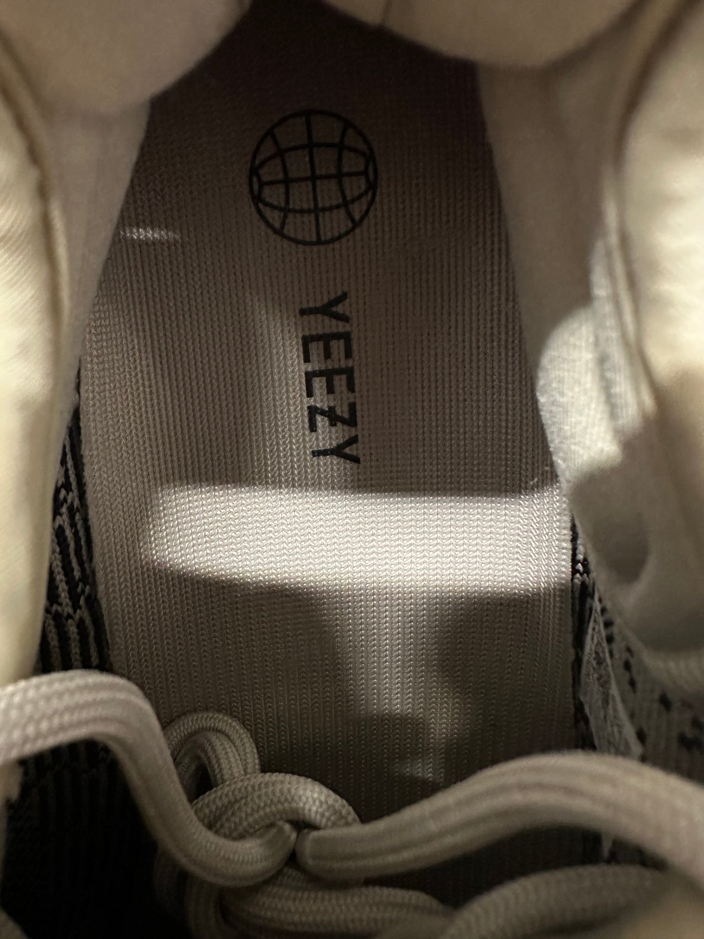 Yeezy 350 V2 Slate Sz 11.5