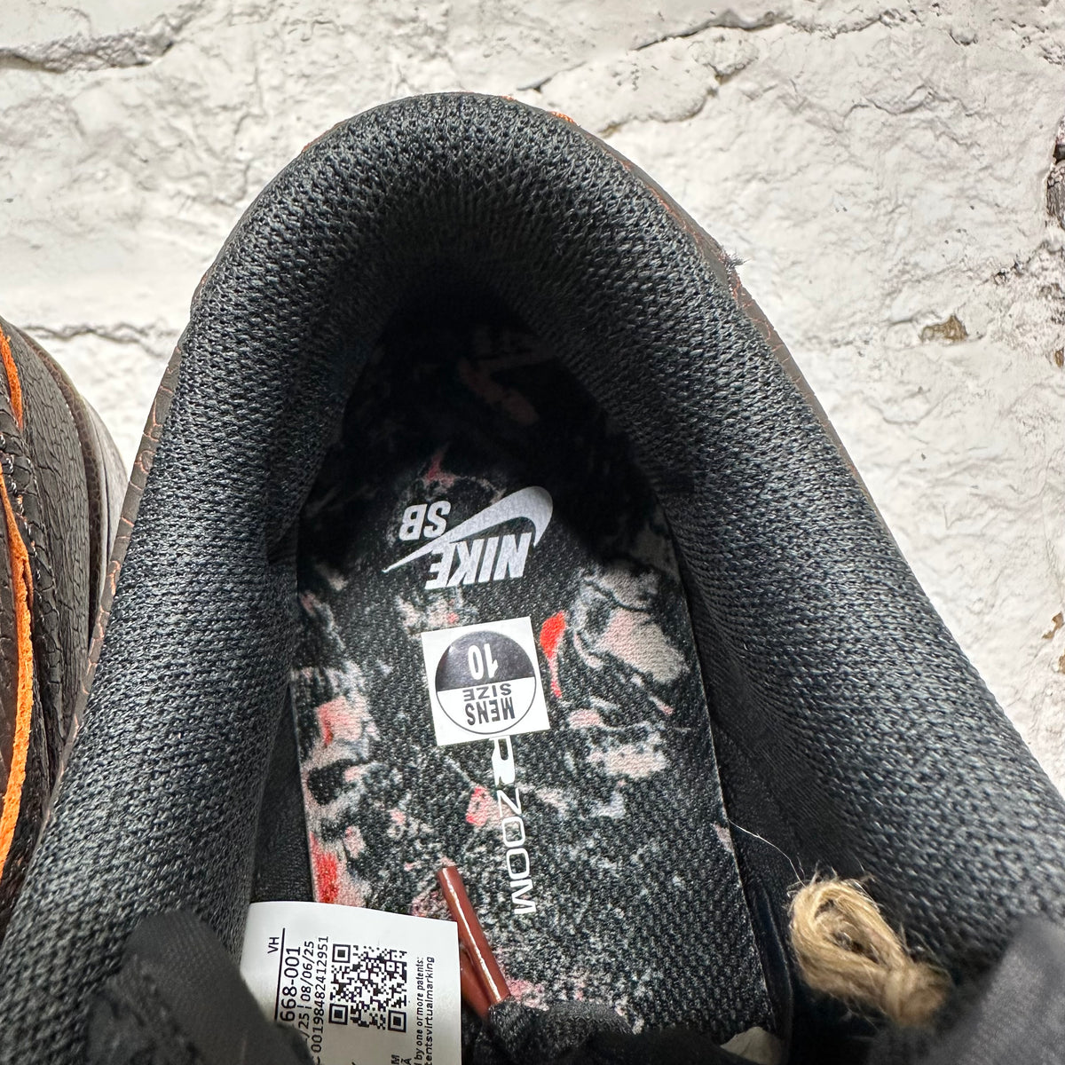 Nike SB Dunk Low Krampus Sz 10 DS