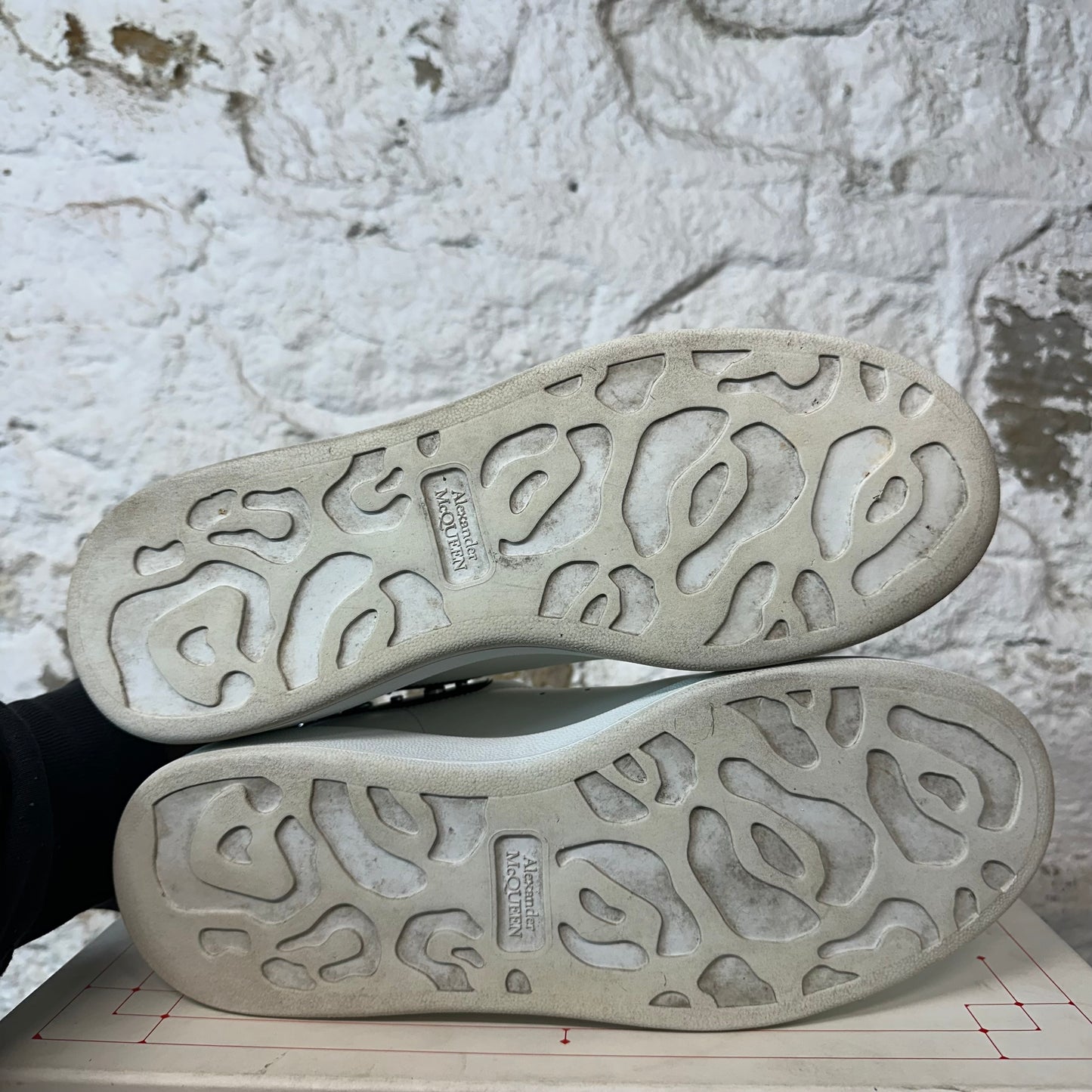 Alexander Mcqueen Black Stud Tab White Sneaker Sz 9.5 (42.5)