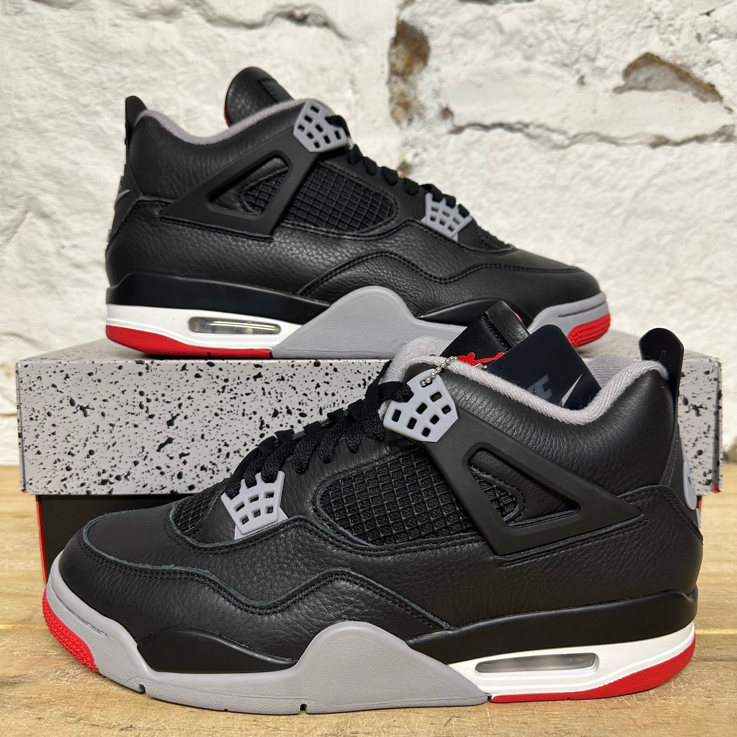 Air Jordan 4 Bred Reimaigned Sz 10 DS