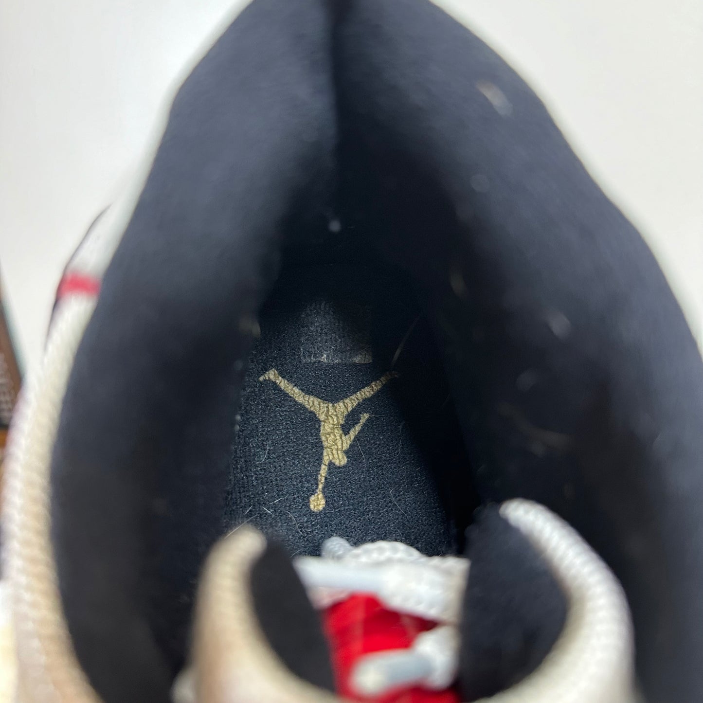 Air Jordan 11 Platinum Tint Sz 9