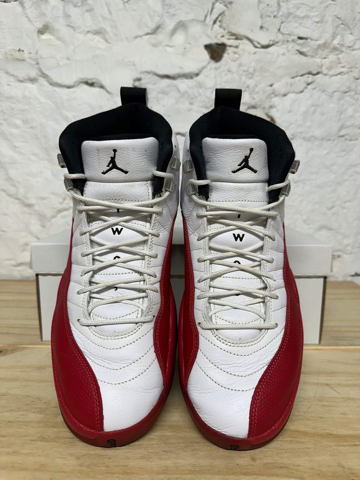 Air Jordan 12 Cherry Sz 11