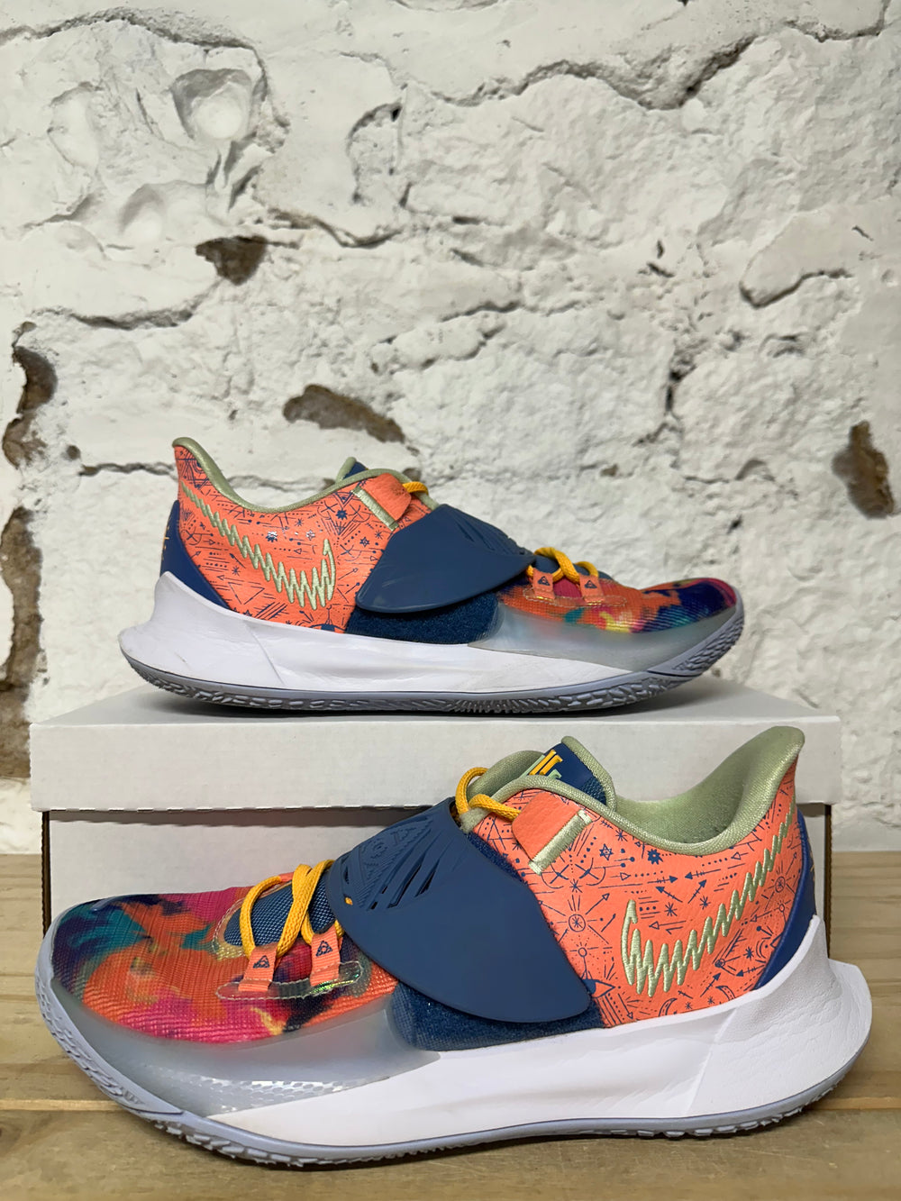 Nike Kyrie 3 Low Atomic Pink Stone Blue Sz 11