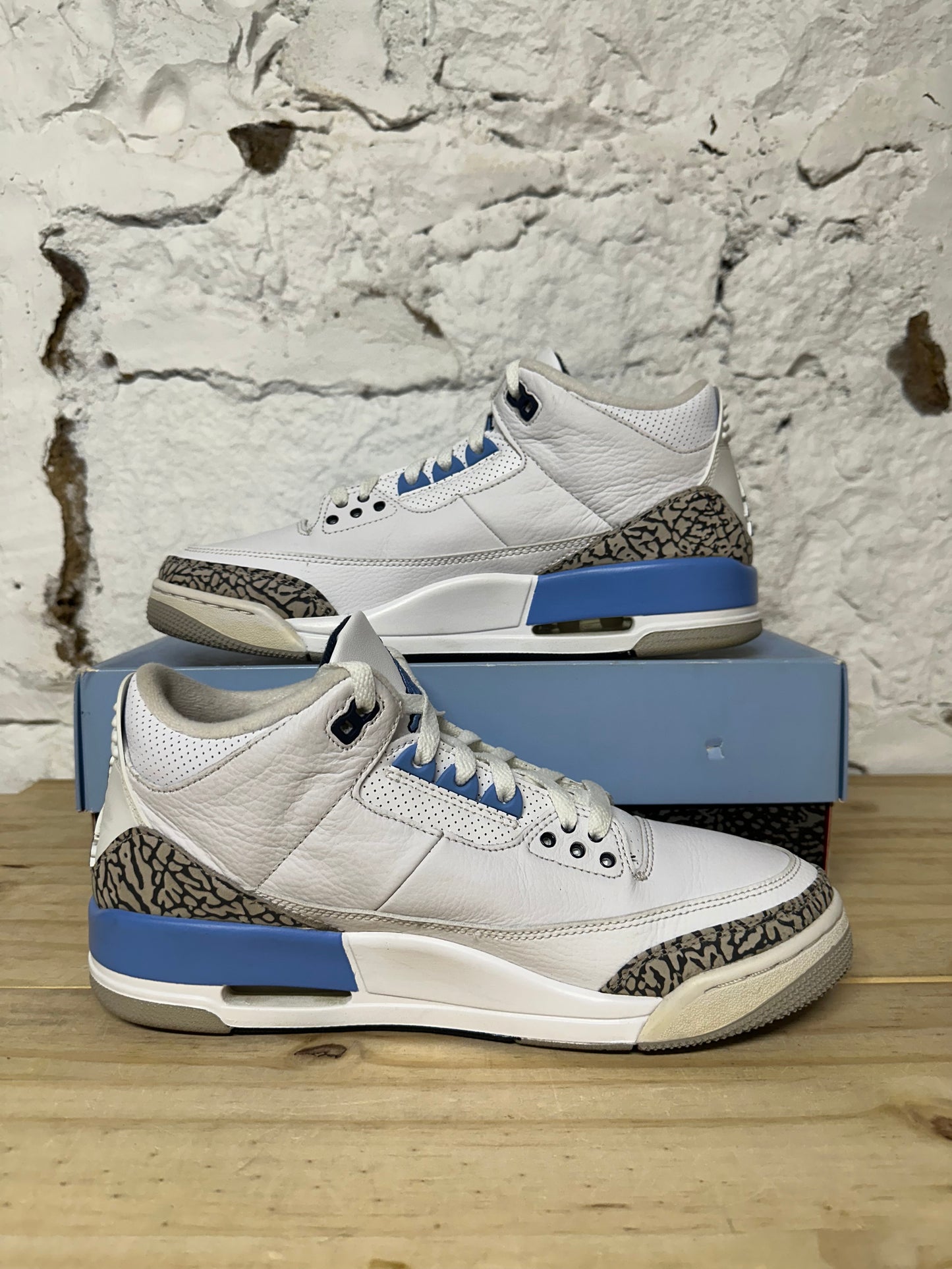 Air Jordan 3 UNC Sz 10