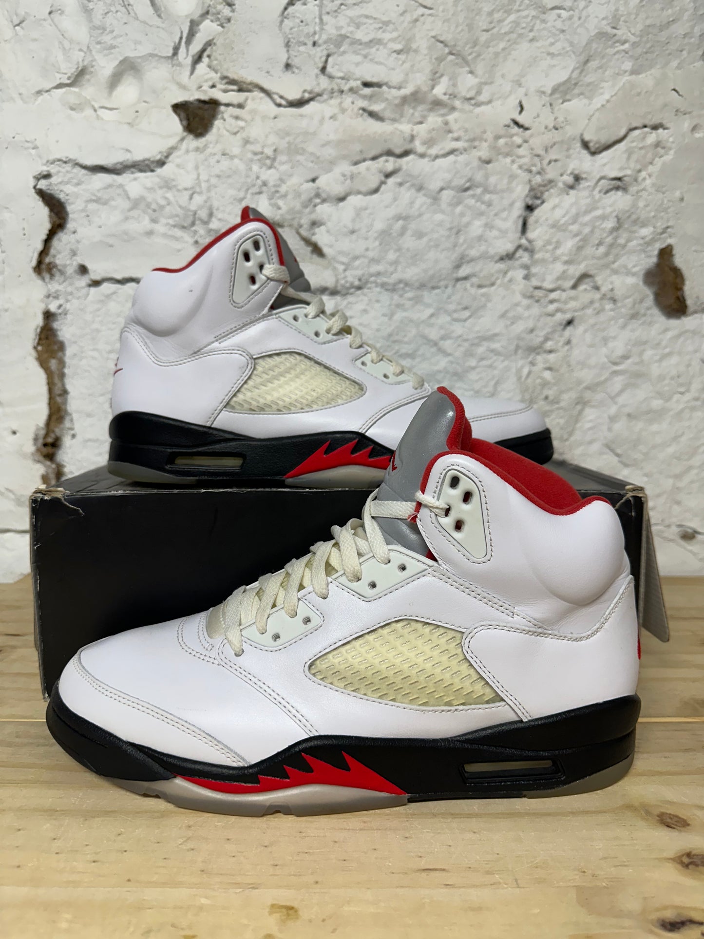 Air Jordan 5 Fire Red Silver Tongue Sz 11