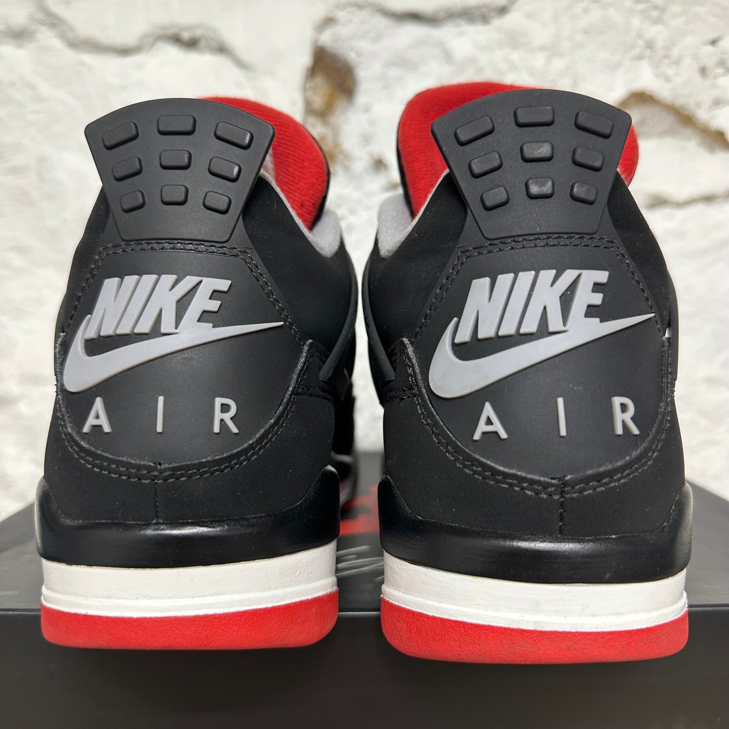 Air Jordan 4 Bred (2019) Sz 9