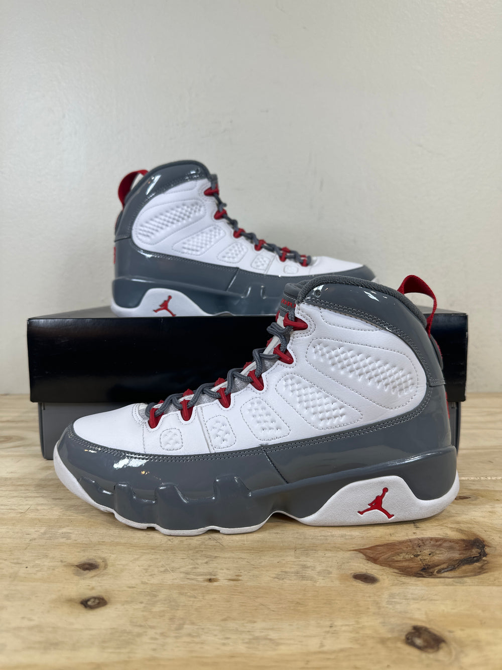 Air Jordan 9 Fire Red Sz 8