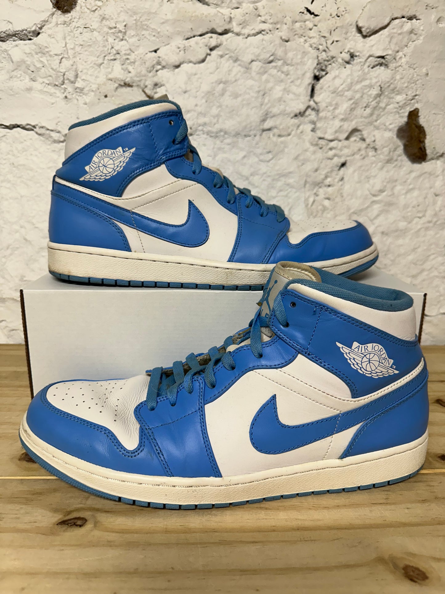 Air Jordan 1 Mid UNC Sz 13