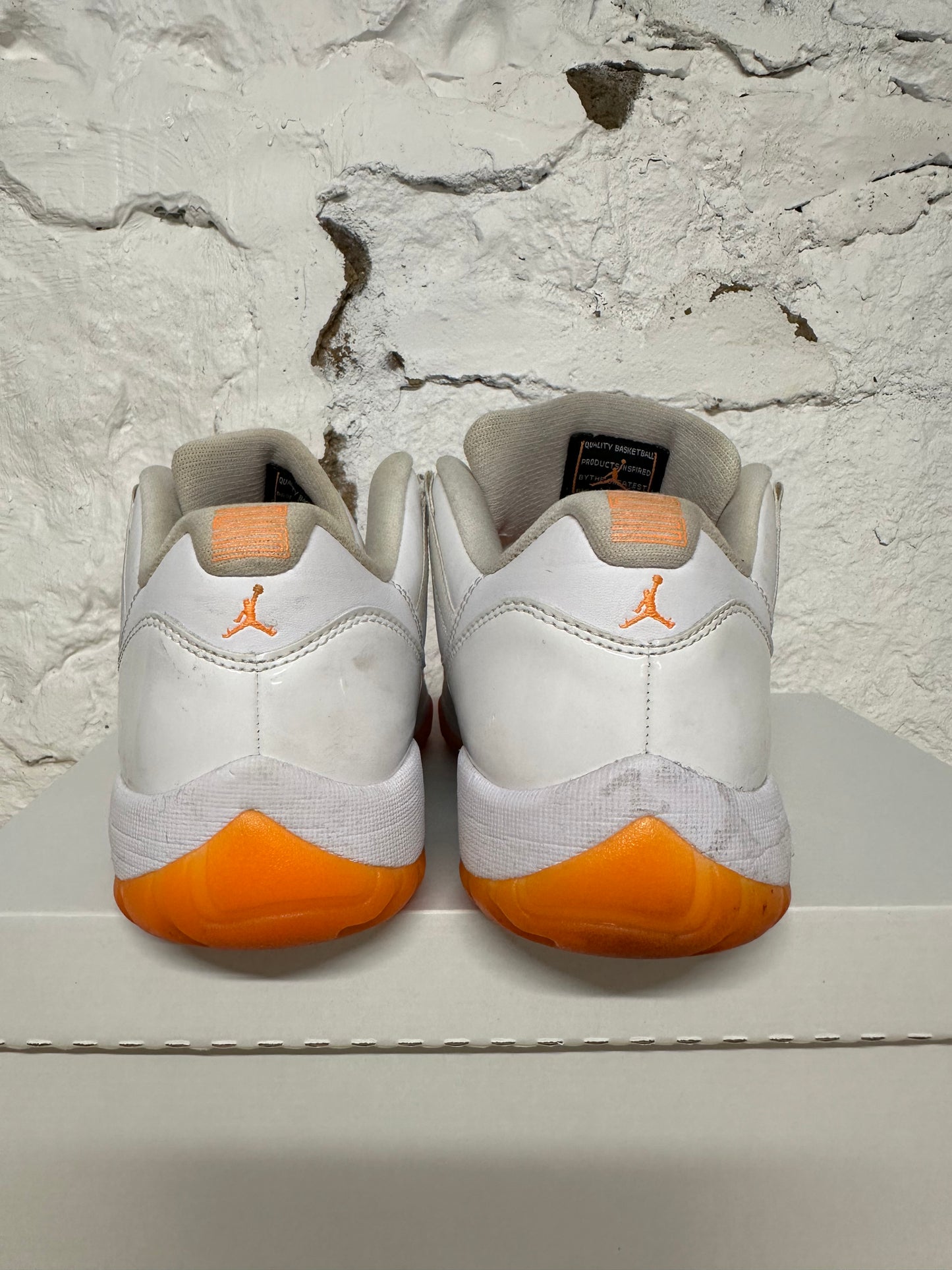 Air Jordan 11 Low Citrus Sz 8.5 (10W)