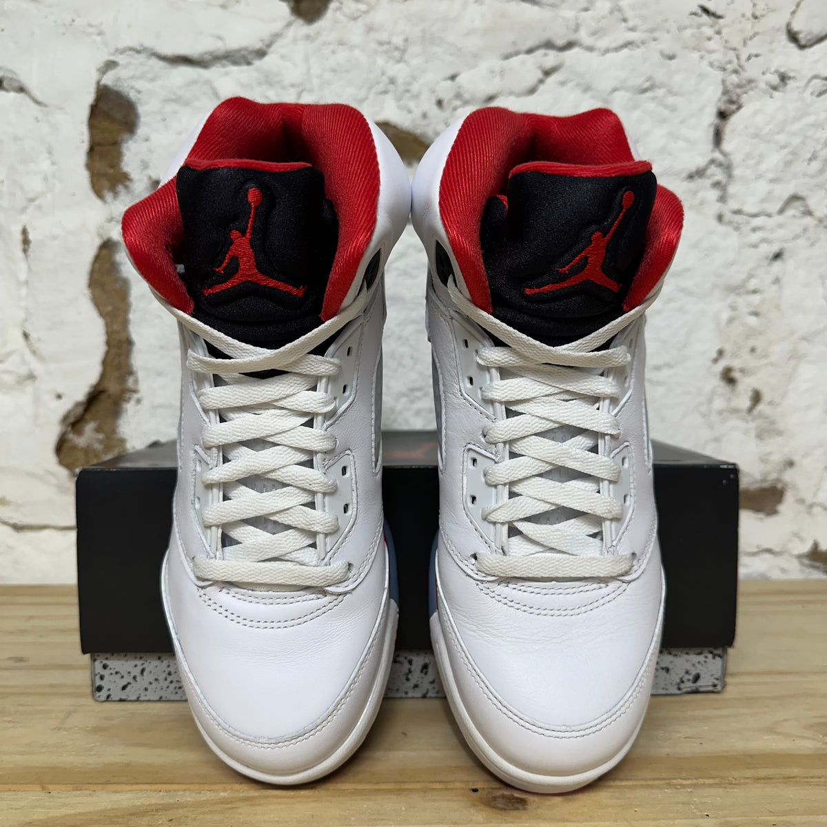 Air Jordan 5 Fire Red Black Tongue (2025) Sz 7