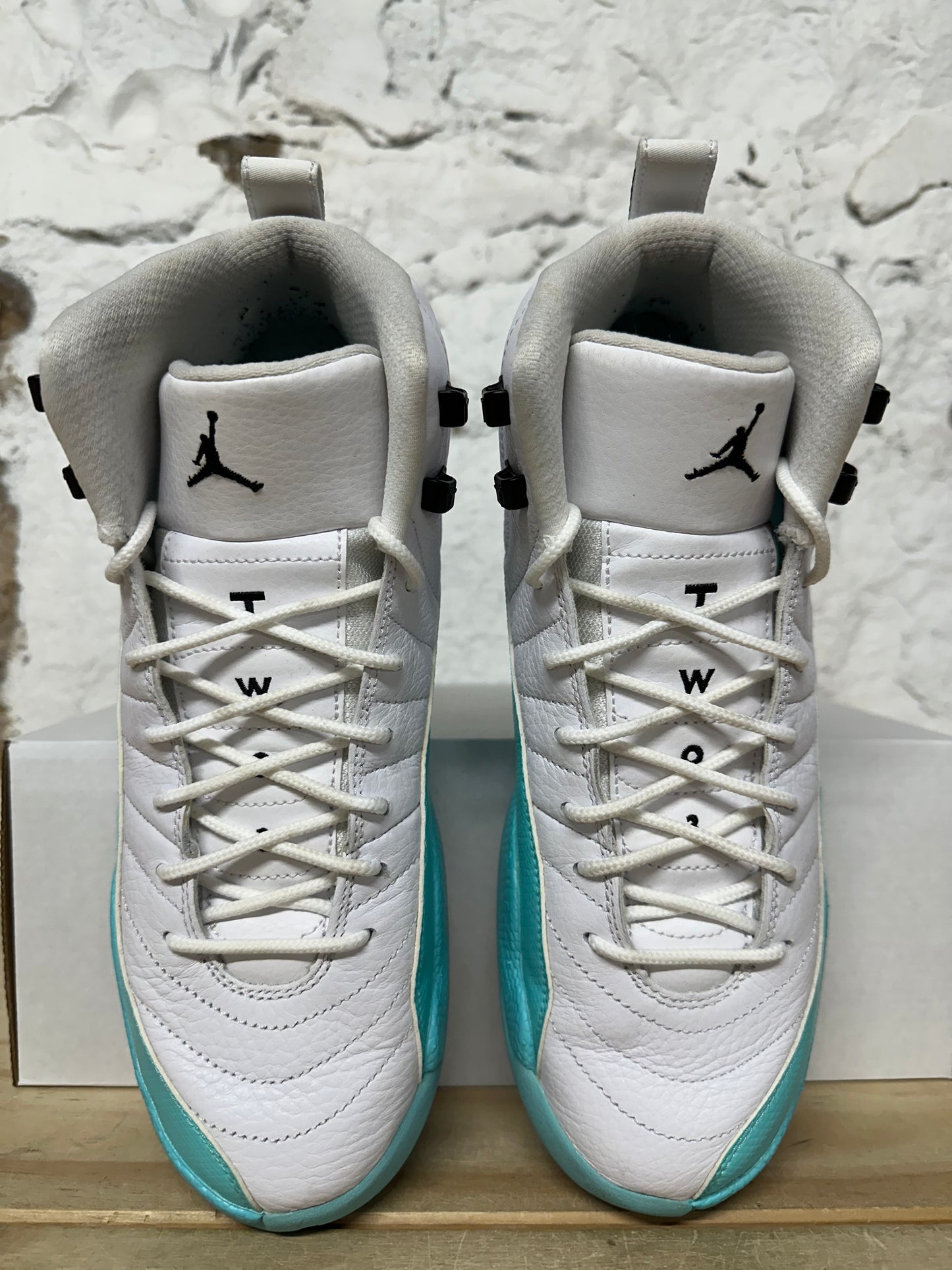 Air Jordan 12 Light Aqua Sz 8.5Y