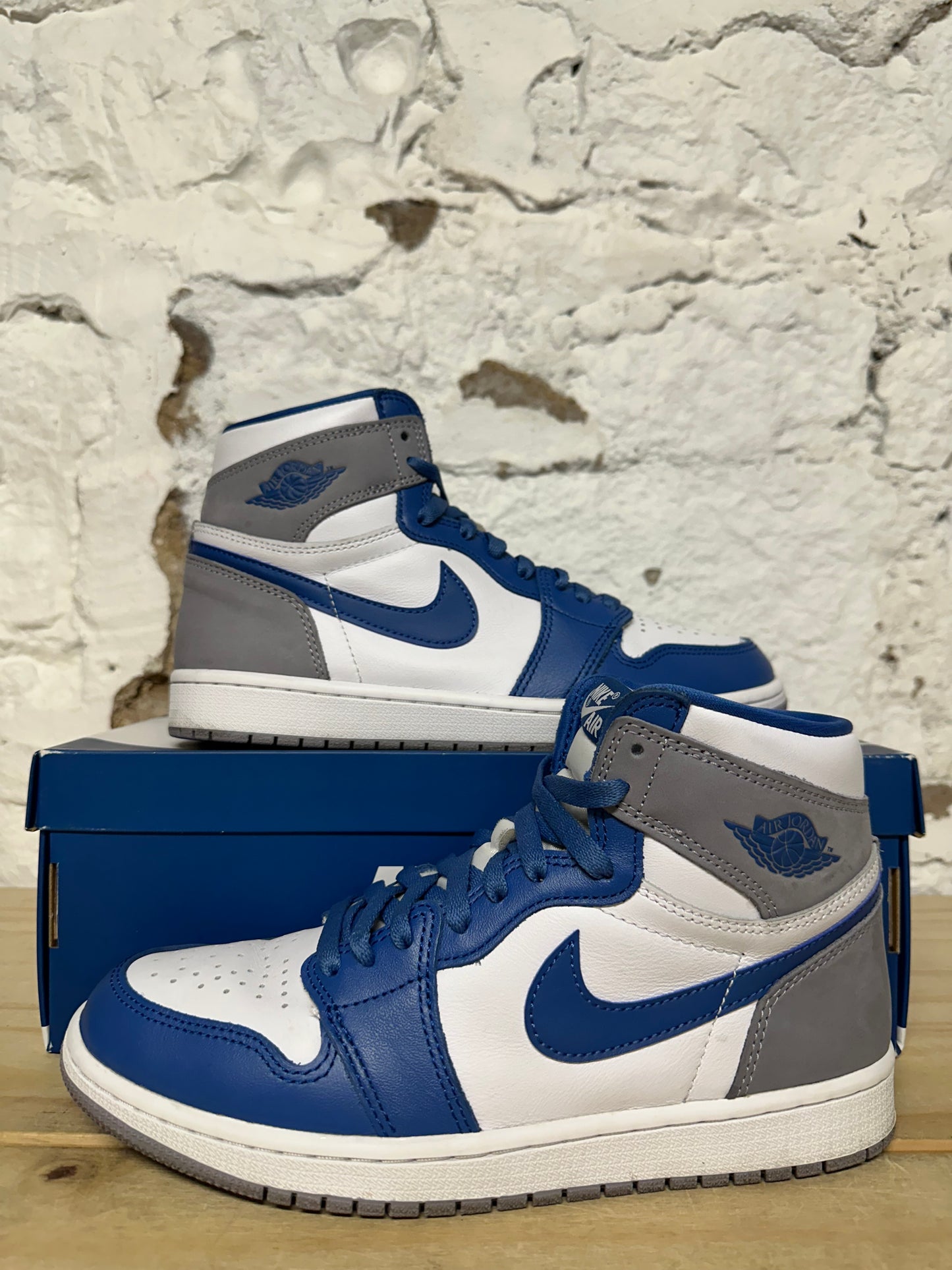 Air Jordan 1 High True Blue Sz 8.5