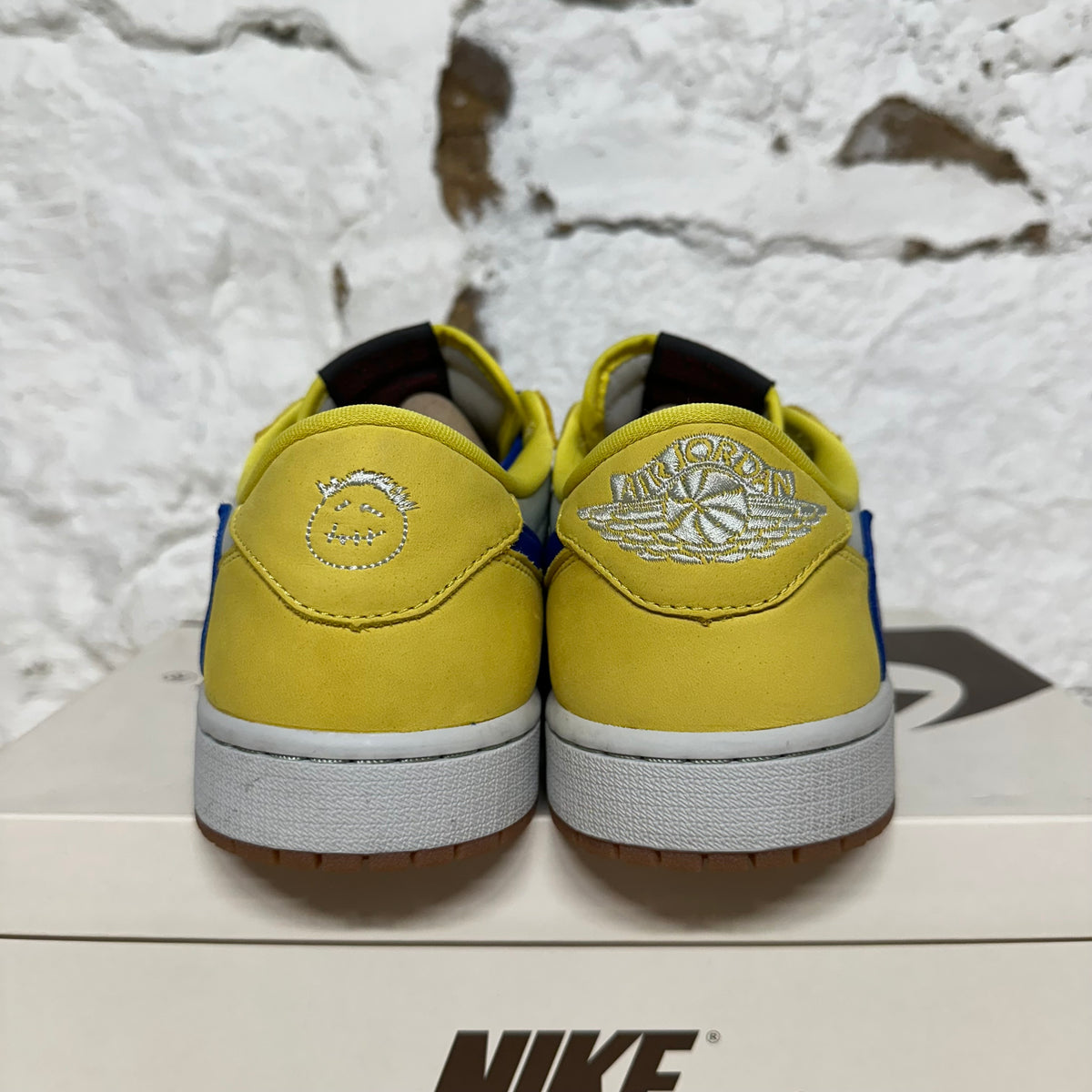 Air Jordan 1 Low Travis Scott Canary Yellow Sz 9 (10.5W)