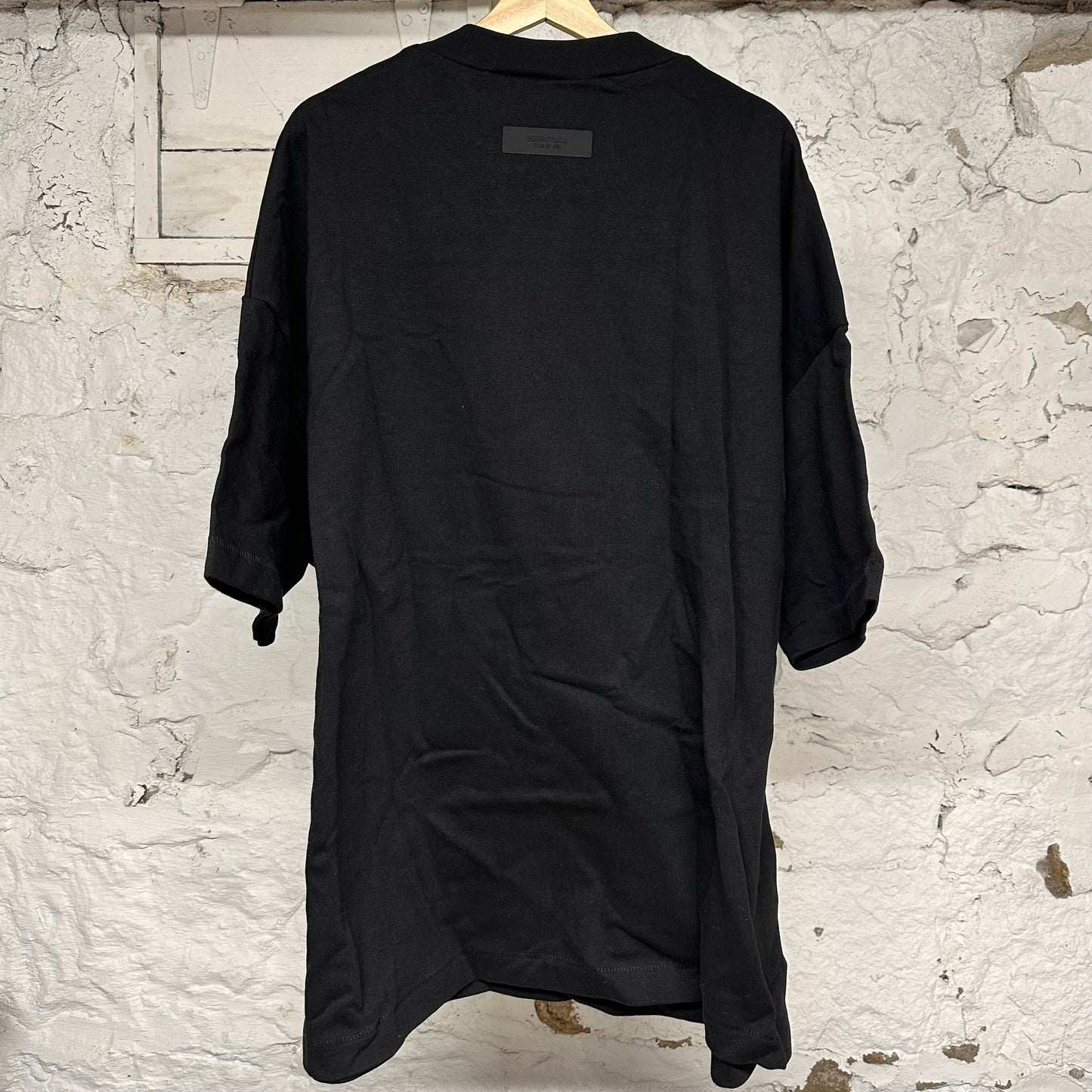 Fear of God Essentials Black Felt Chest Logo T-Shirt Sz L