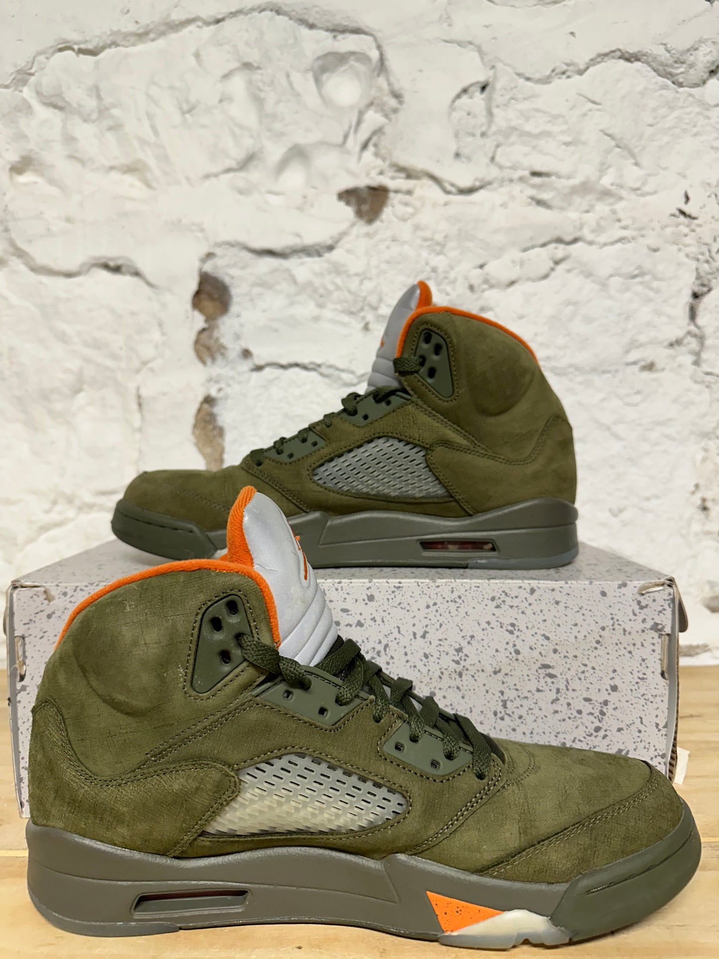 Air Jordan 5 Olive Sz 11