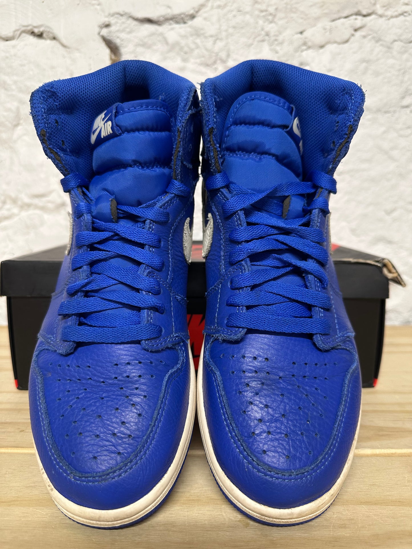 Air Jordan 1 High Hyper Royal Sz 8