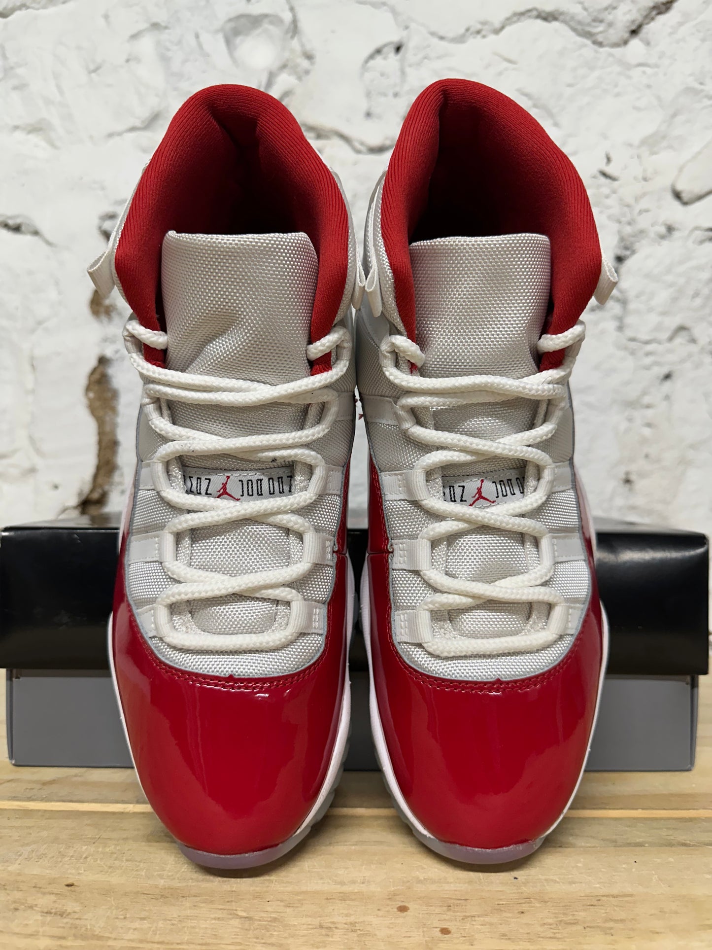 Air Jordan 11 High Cherry Sz 10.5