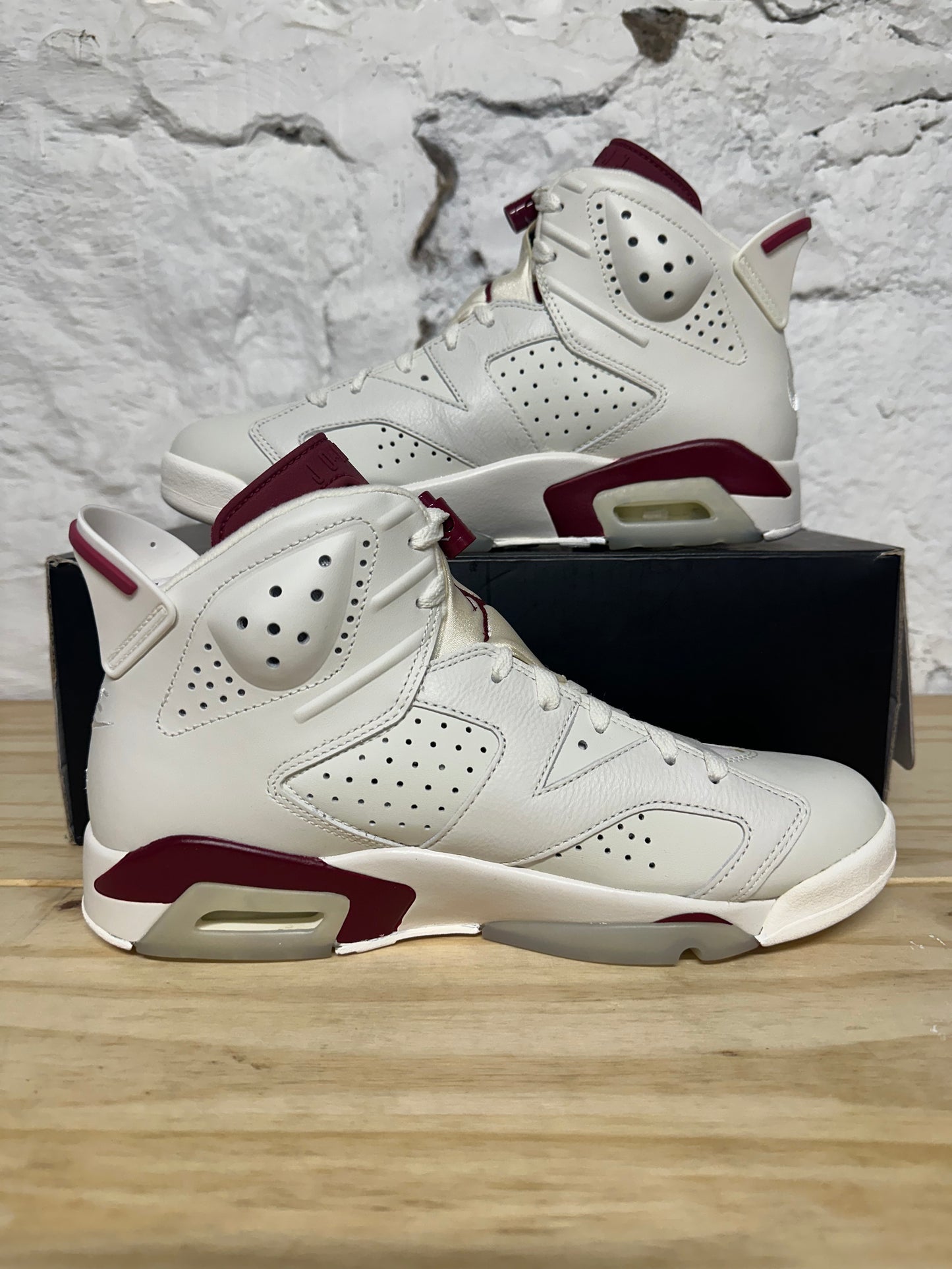 Air Jordan 6 Maroon Sz 8.5 DS
