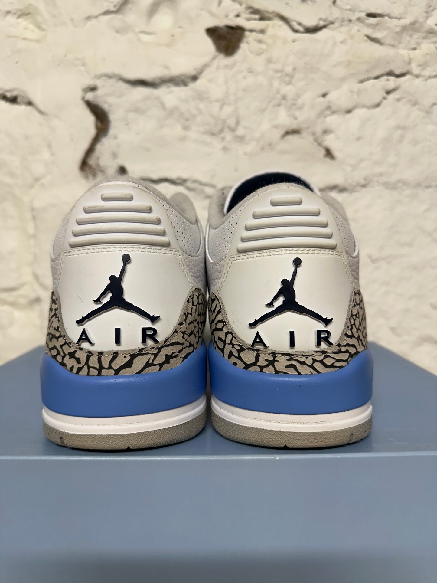 Air Jordan 3 UNC Sz 10
