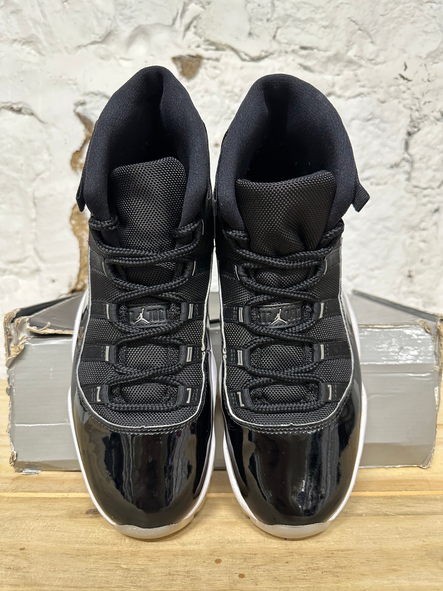 Air Jordan 11 High Jubilee Sz 10