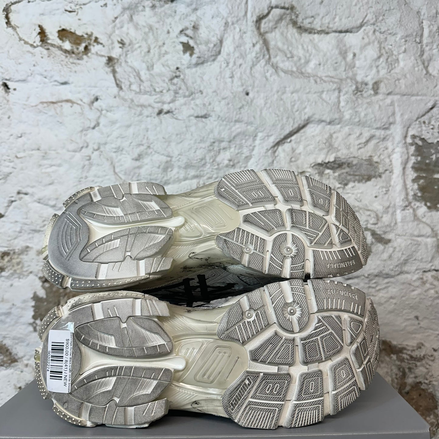 Balenciaga Runner Black Graffiti White Sneaker