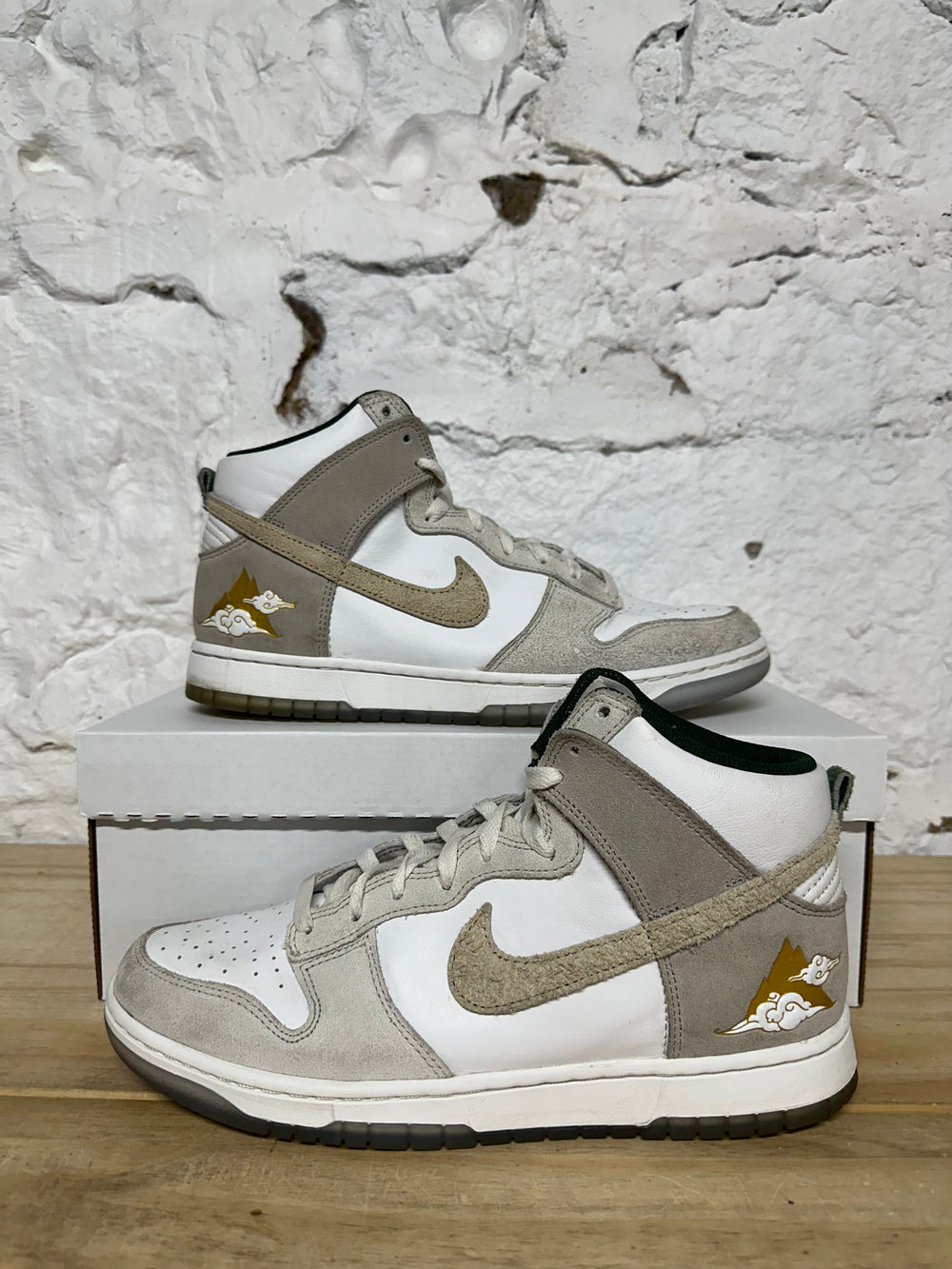 Nike Dunk High Gold Mountain Sz 9