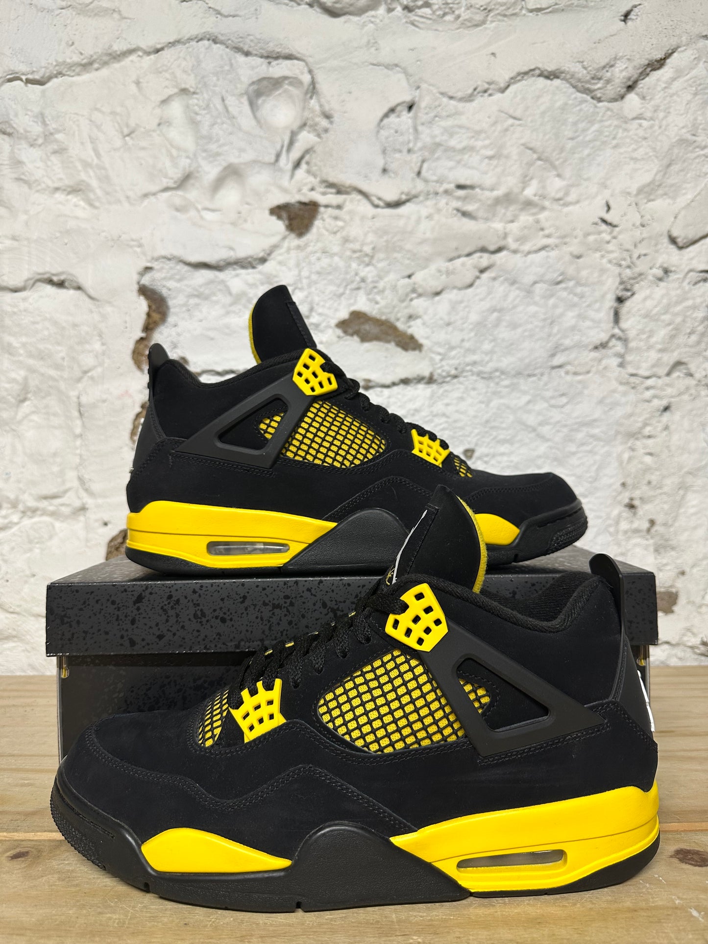 Air Jordan 4 Thunder Sz 11