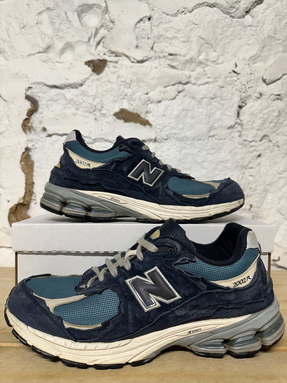 New Balance 2002R Protection Pack Navy Sz 12