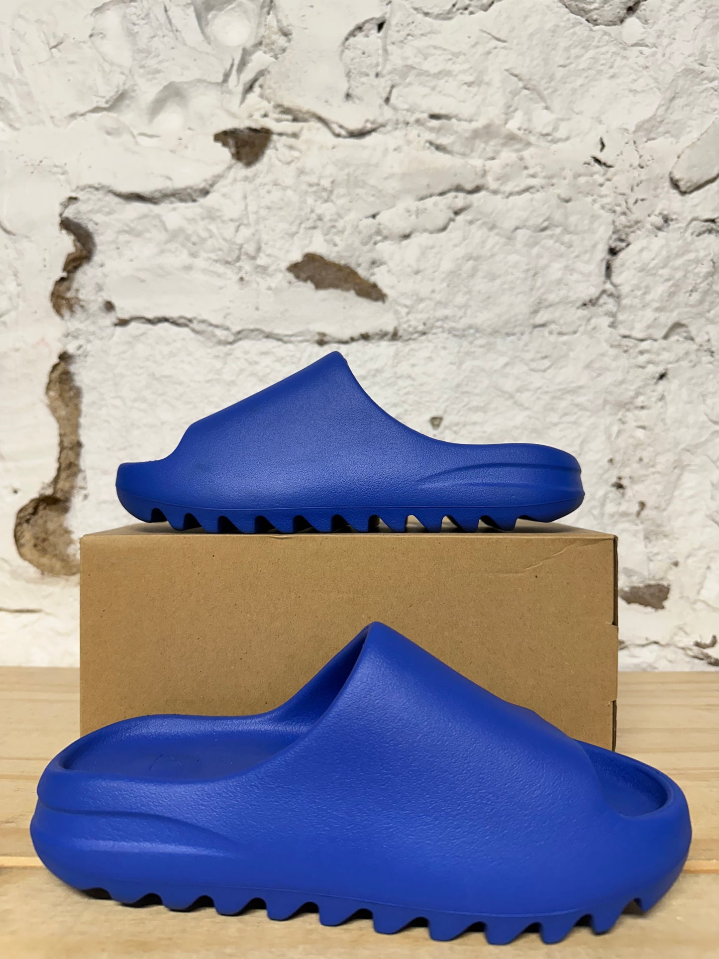 Yeezy Slide Azure Sz 6
