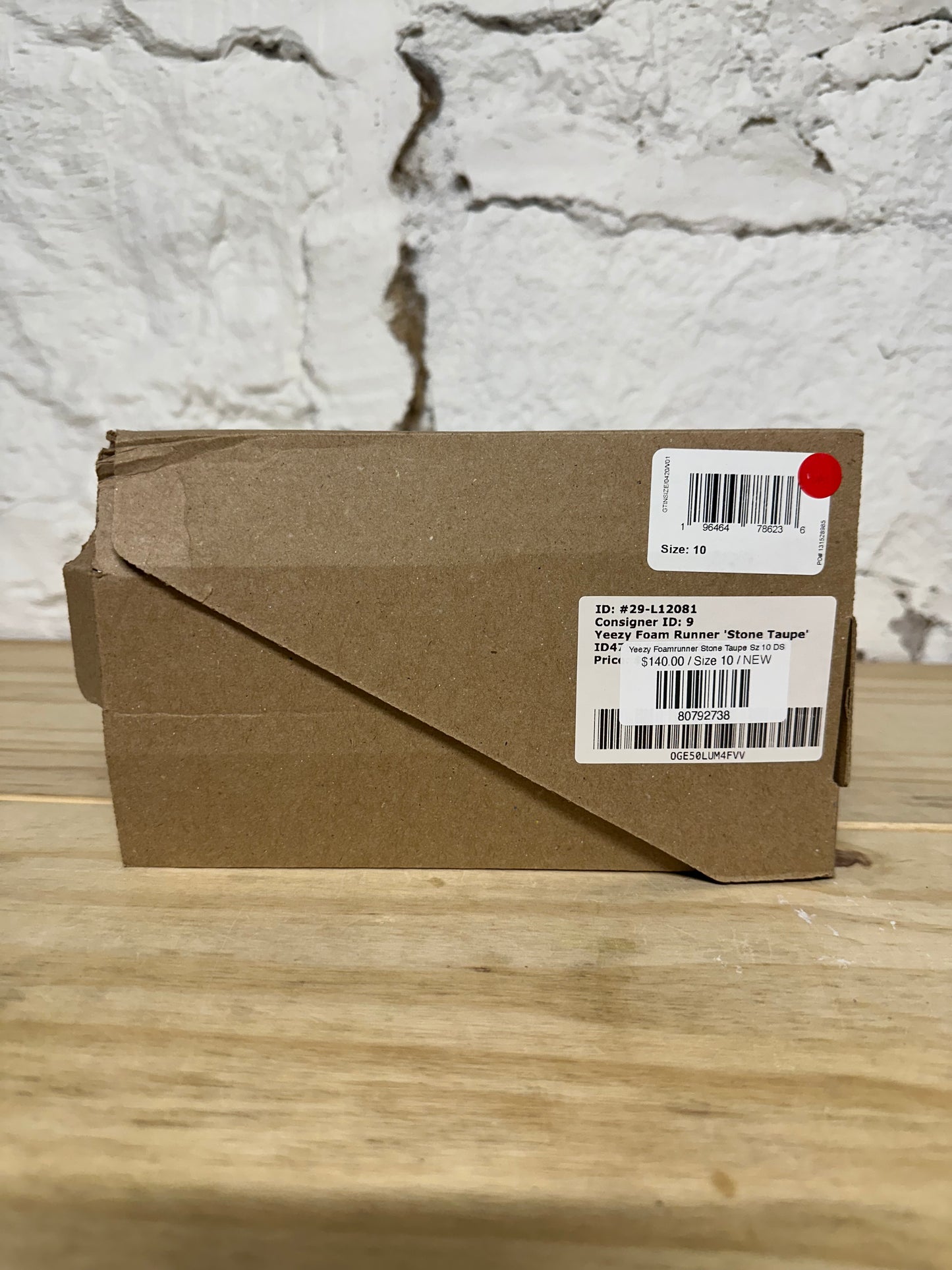 Yeezy Foam RNNR Stone Taupe Sz 10 DS