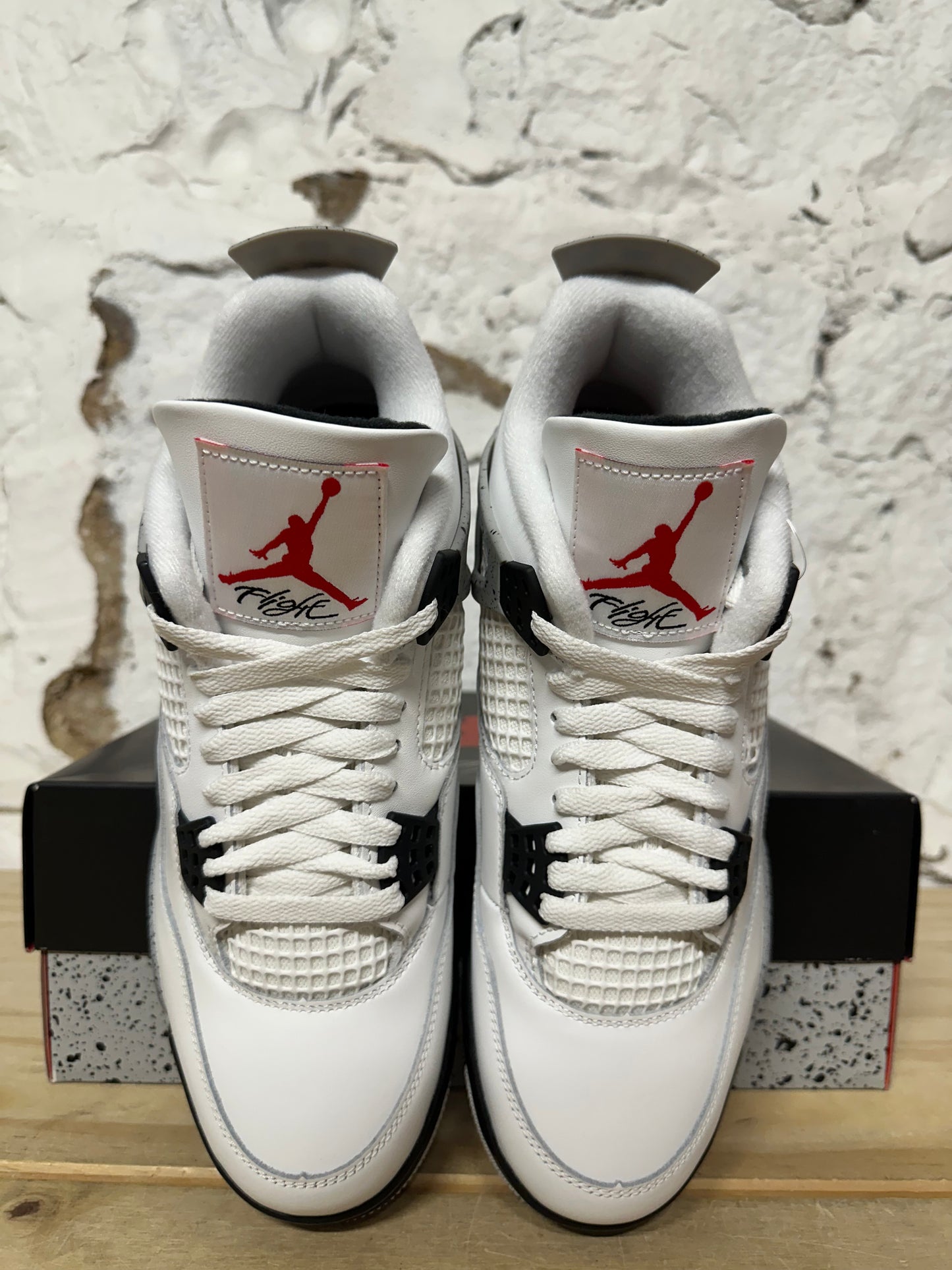 Air Jordan 4 White Cement Sz 9 DS