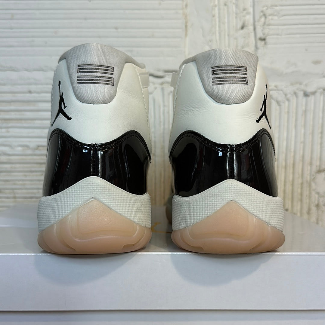 Air Jordan 11 High Neapolitan Sz 7.5 (9W)