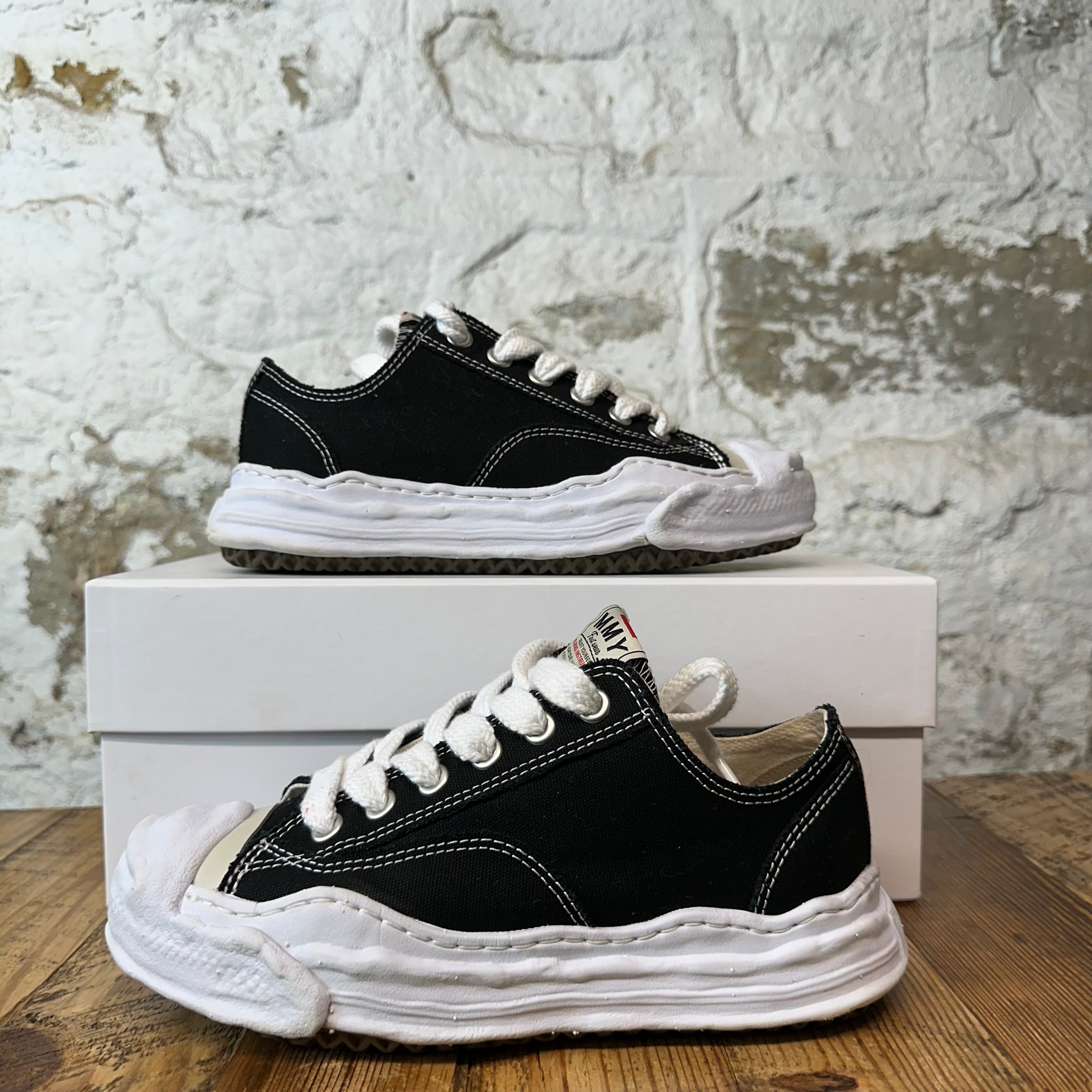 Maison Mihara Black White Hank Sneaker Sz 6.5 (39)