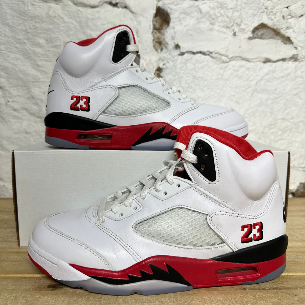 Air Jordan 5 Fire Red Black Tongue (2025) Sz 9